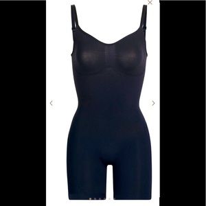 Shape wear body SKIMS